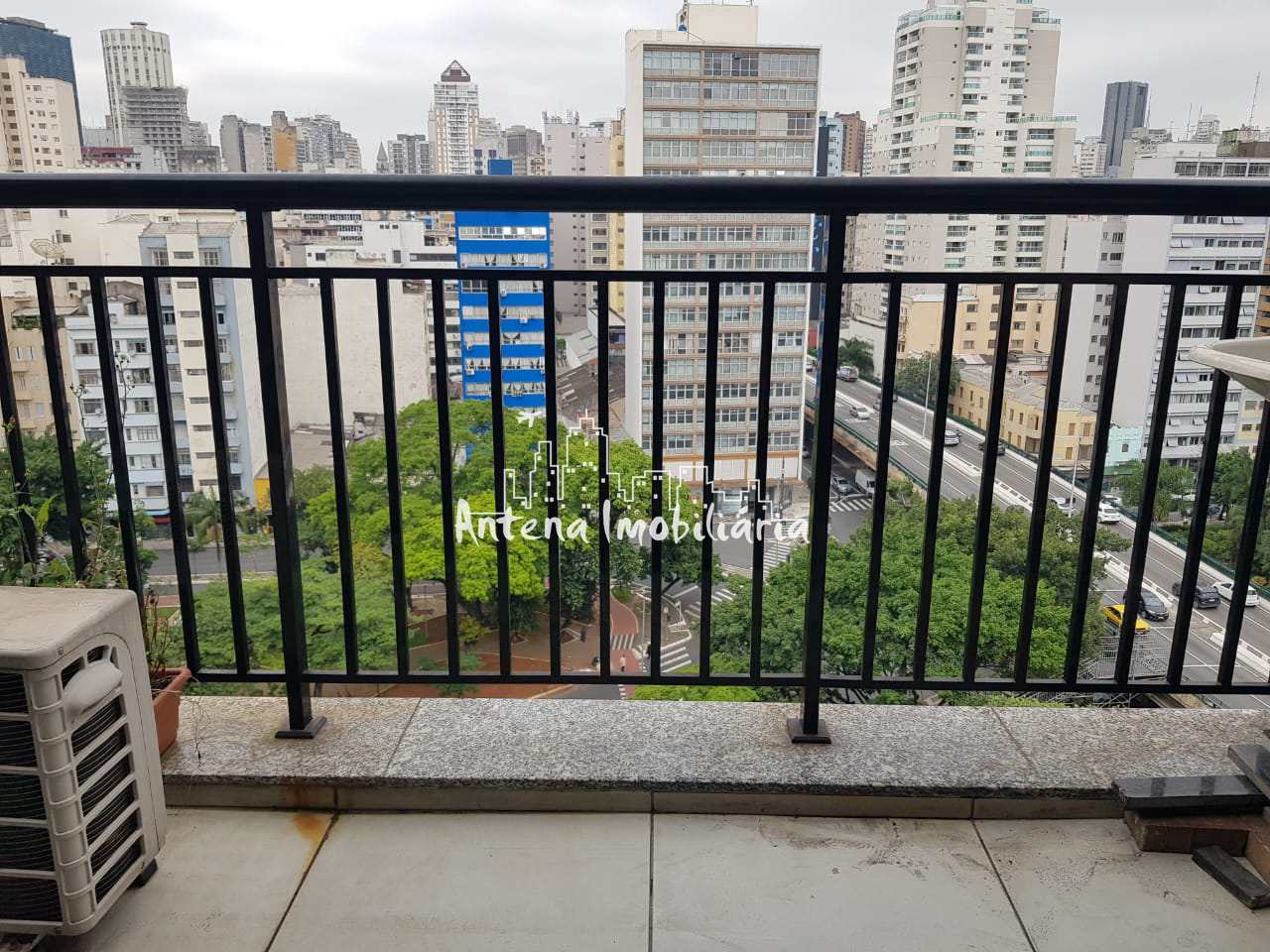 Apartamento à venda com 1 quarto, 37m² - Foto 2