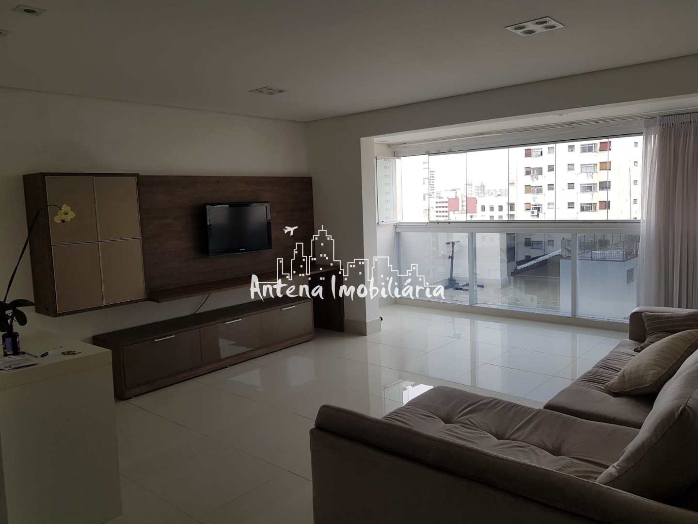 Apartamento à venda com 2 quartos, 80m² - Foto 1