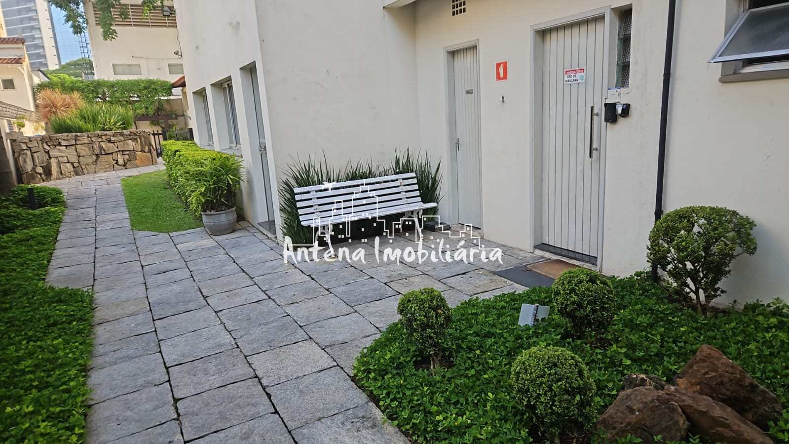 Apartamento à venda com 3 quartos, 79m² - Foto 33