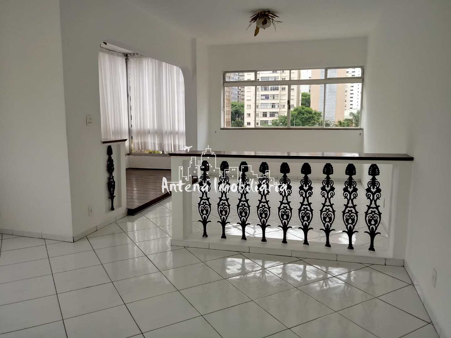 Apartamento à venda com 3 quartos, 144m² - Foto 2