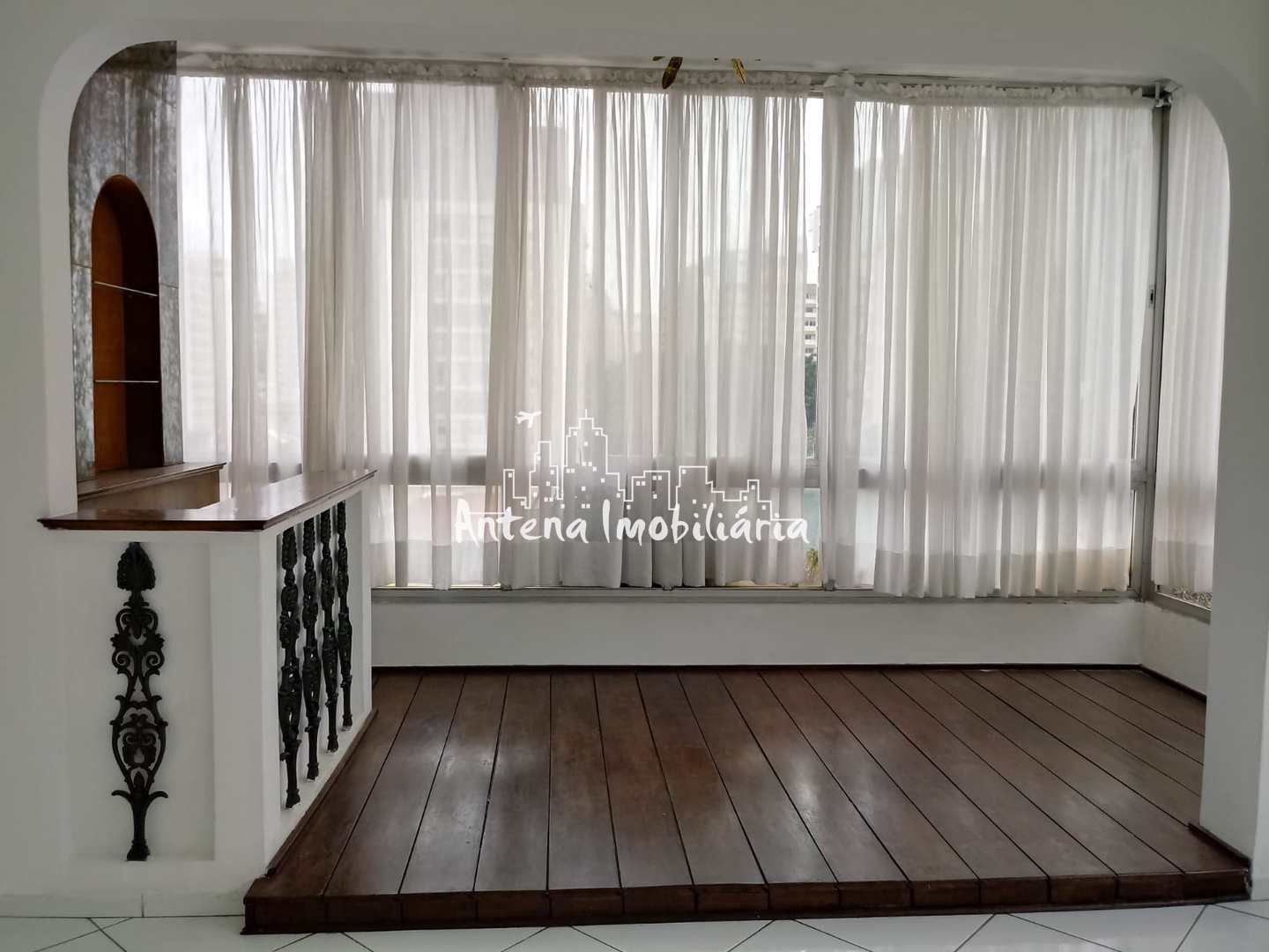 Apartamento à venda com 3 quartos, 144m² - Foto 1