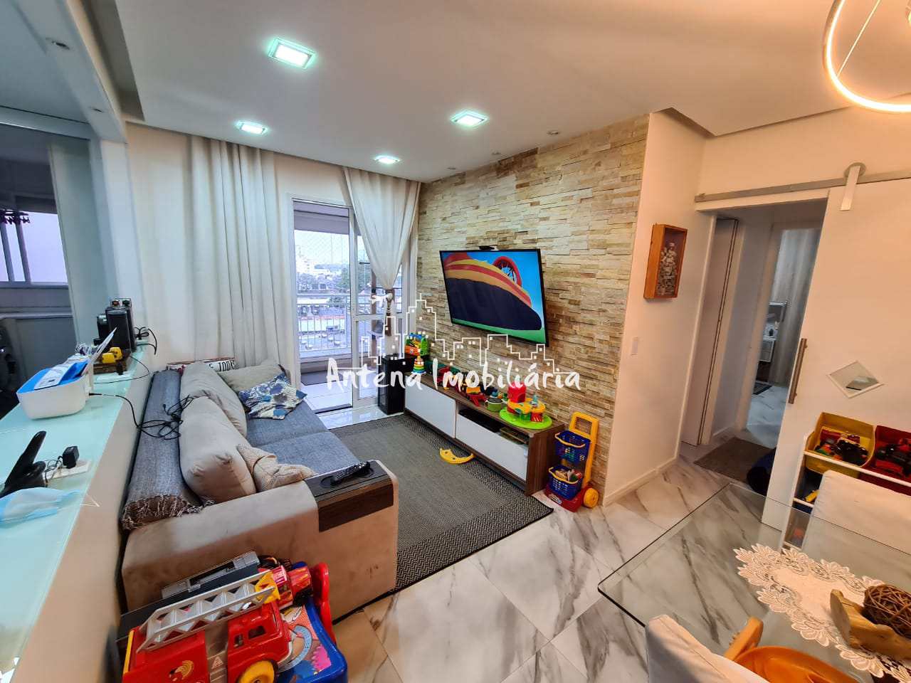 Apartamento à venda com 2 quartos, 65m² - Foto 3