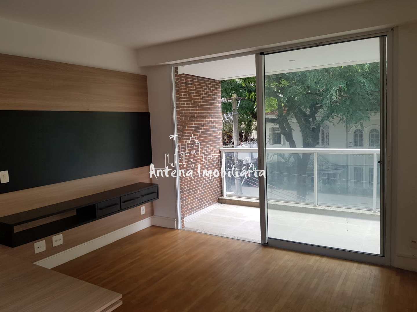 Apartamento à venda com 2 quartos, 85m² - Foto 1