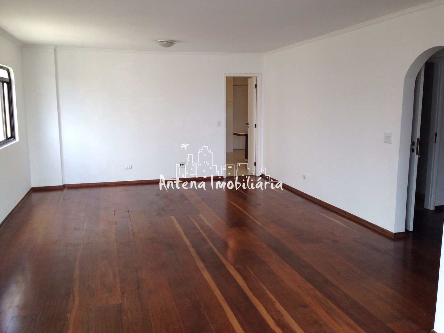 Apartamento à venda com 4 quartos, 153m² - Foto 2