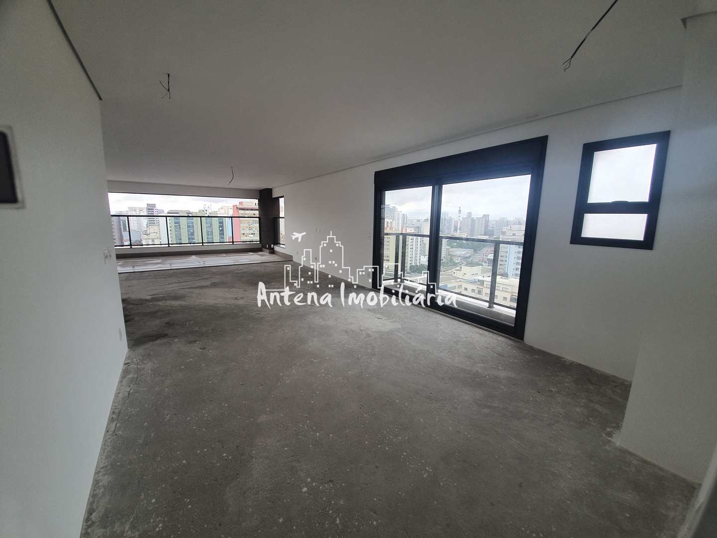 Apartamento à venda com 5 quartos, 310m² - Foto 2