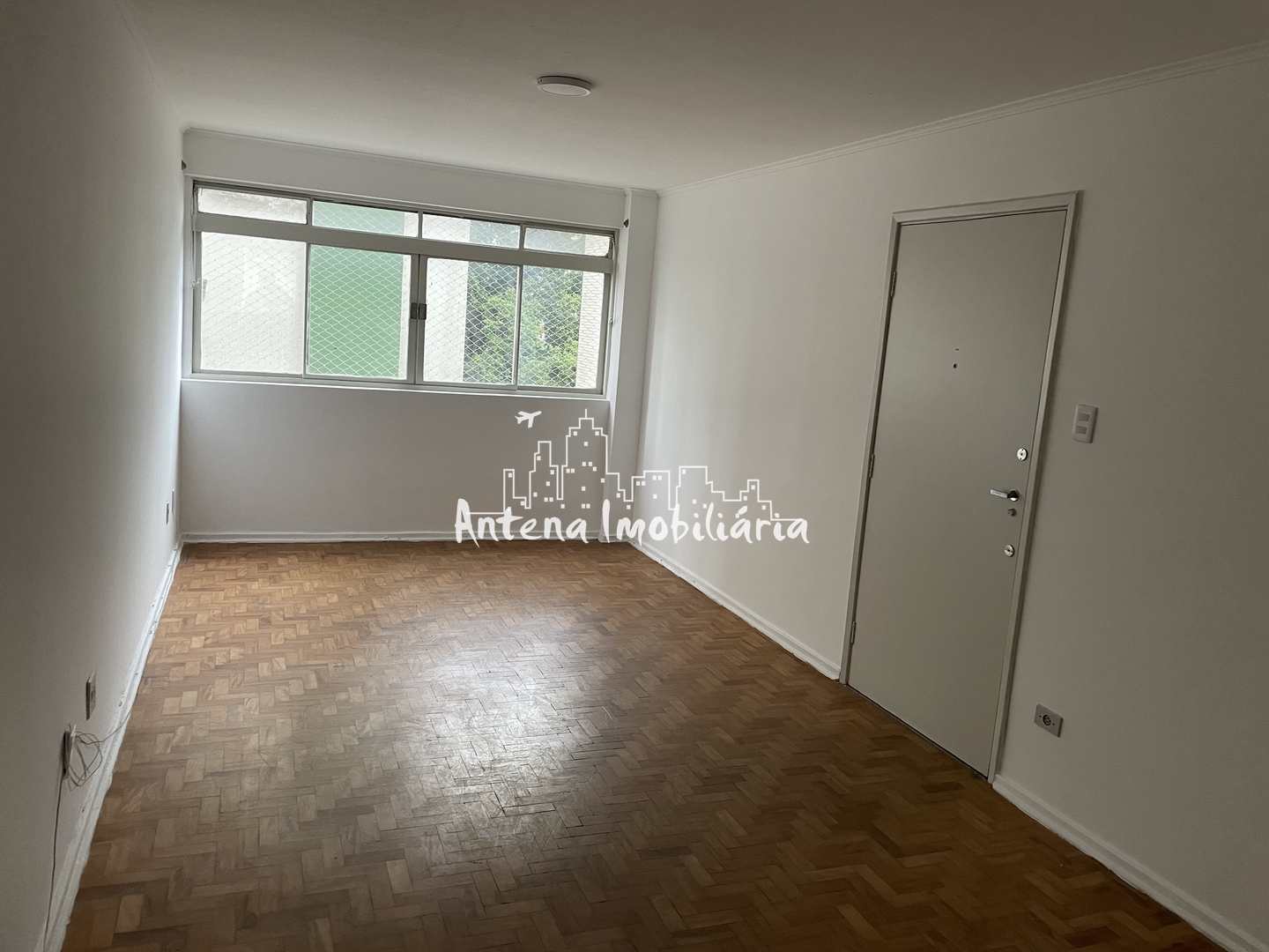 Apartamento à venda com 2 quartos, 72m² - Foto 1