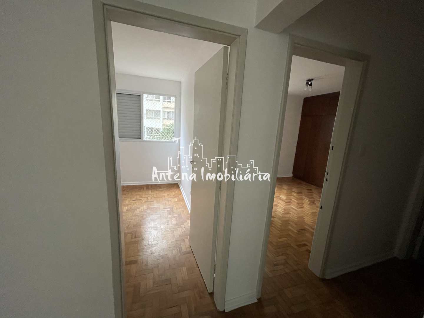 Apartamento à venda com 2 quartos, 72m² - Foto 4