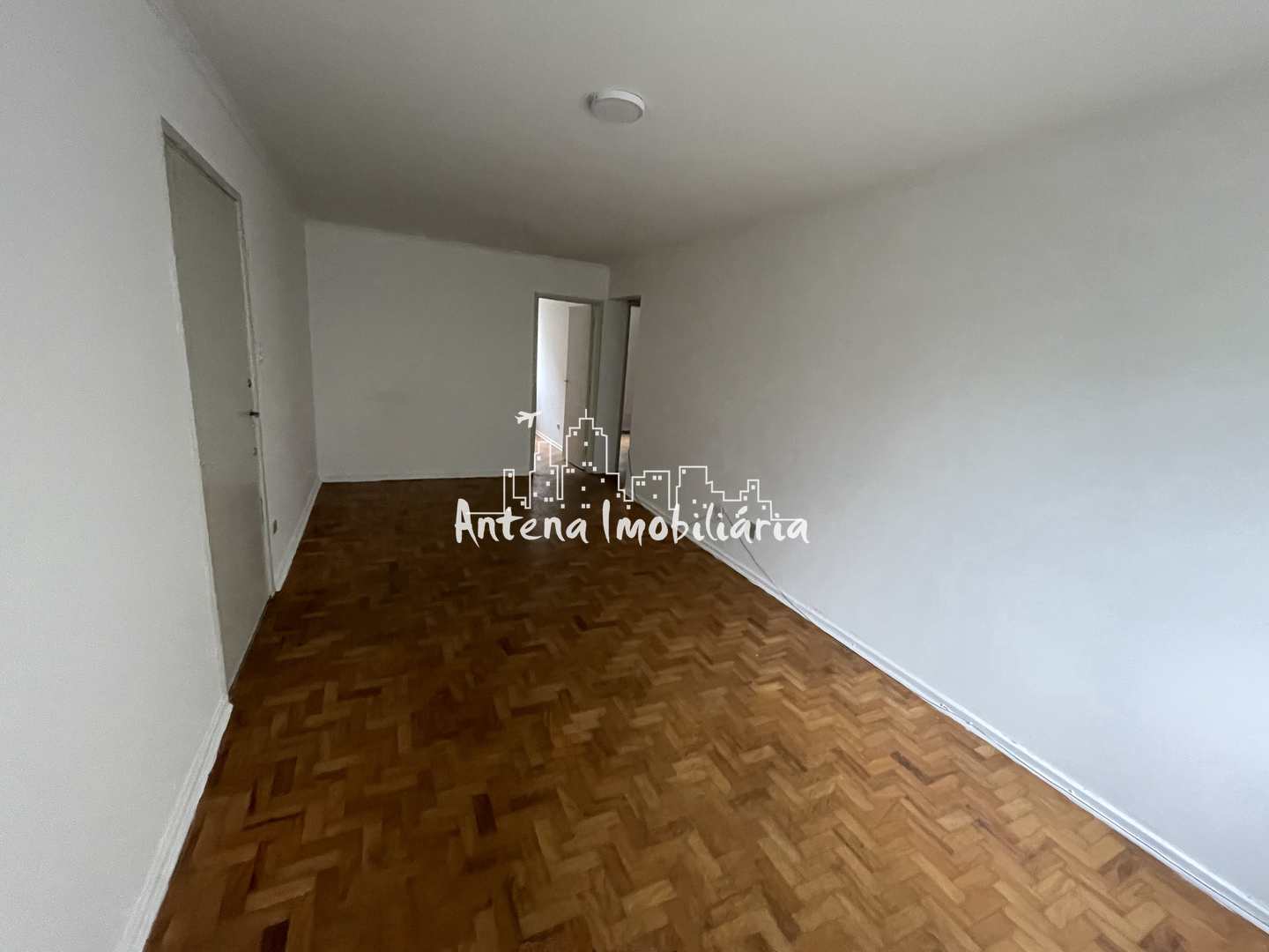 Apartamento à venda com 2 quartos, 72m² - Foto 3