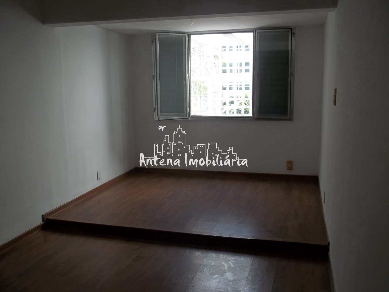 Apartamento à venda com 2 quartos, 112m² - Foto 2