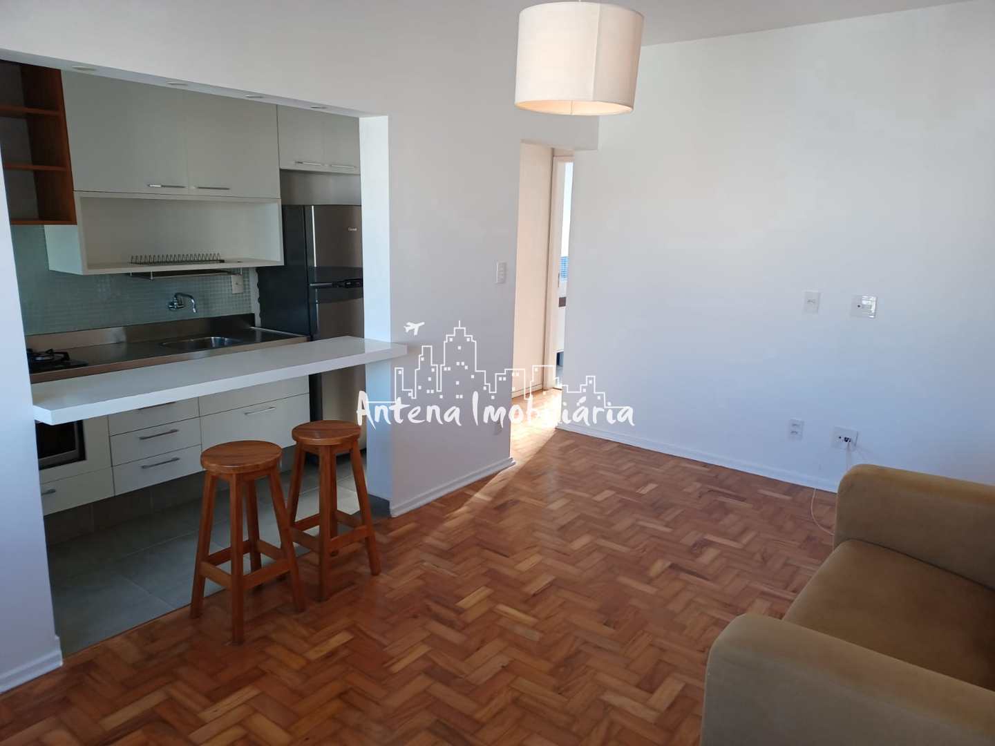 Apartamento à venda com 1 quarto, 43m² - Foto 2