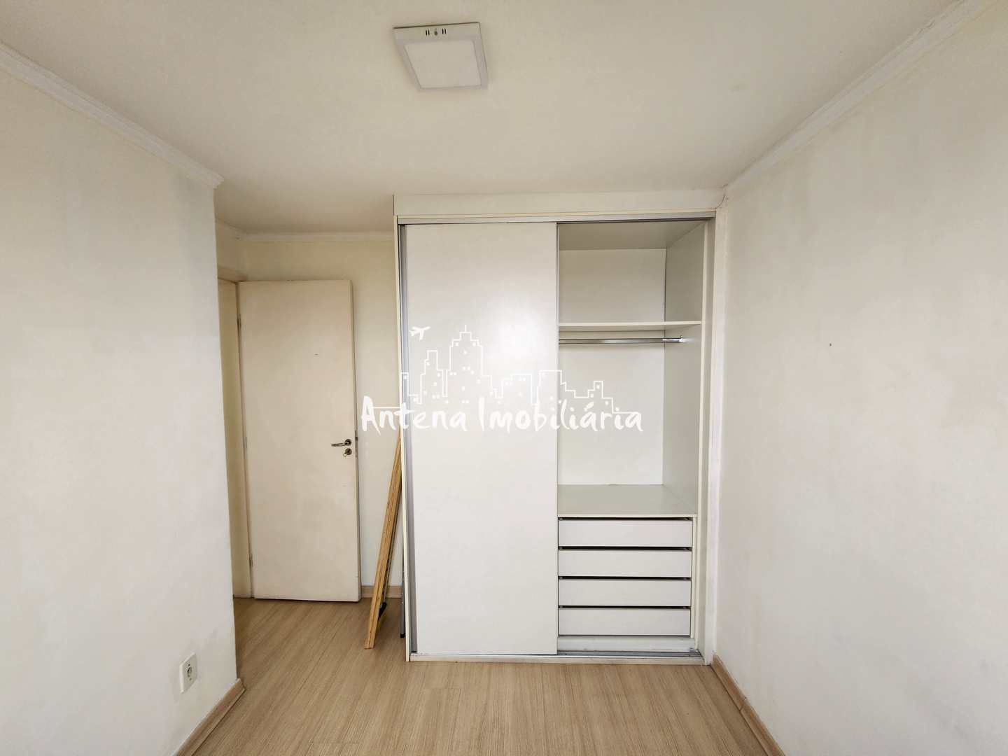 Apartamento à venda e aluguel com 2 quartos, 45m² - Foto 11