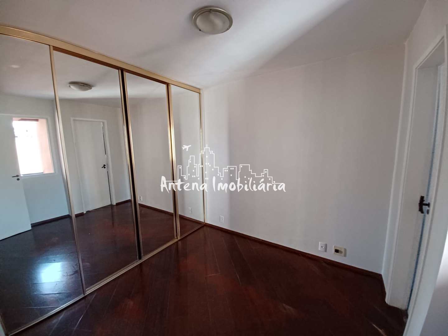 Apartamento à venda com 1 quarto, 38m² - Foto 5