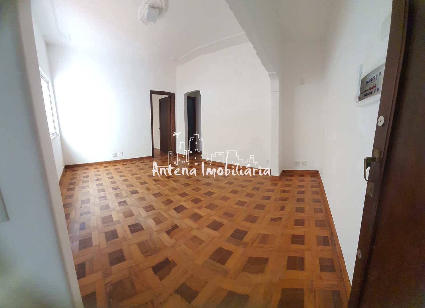 Apartamento à venda com 2 quartos, 72m² - Foto 1