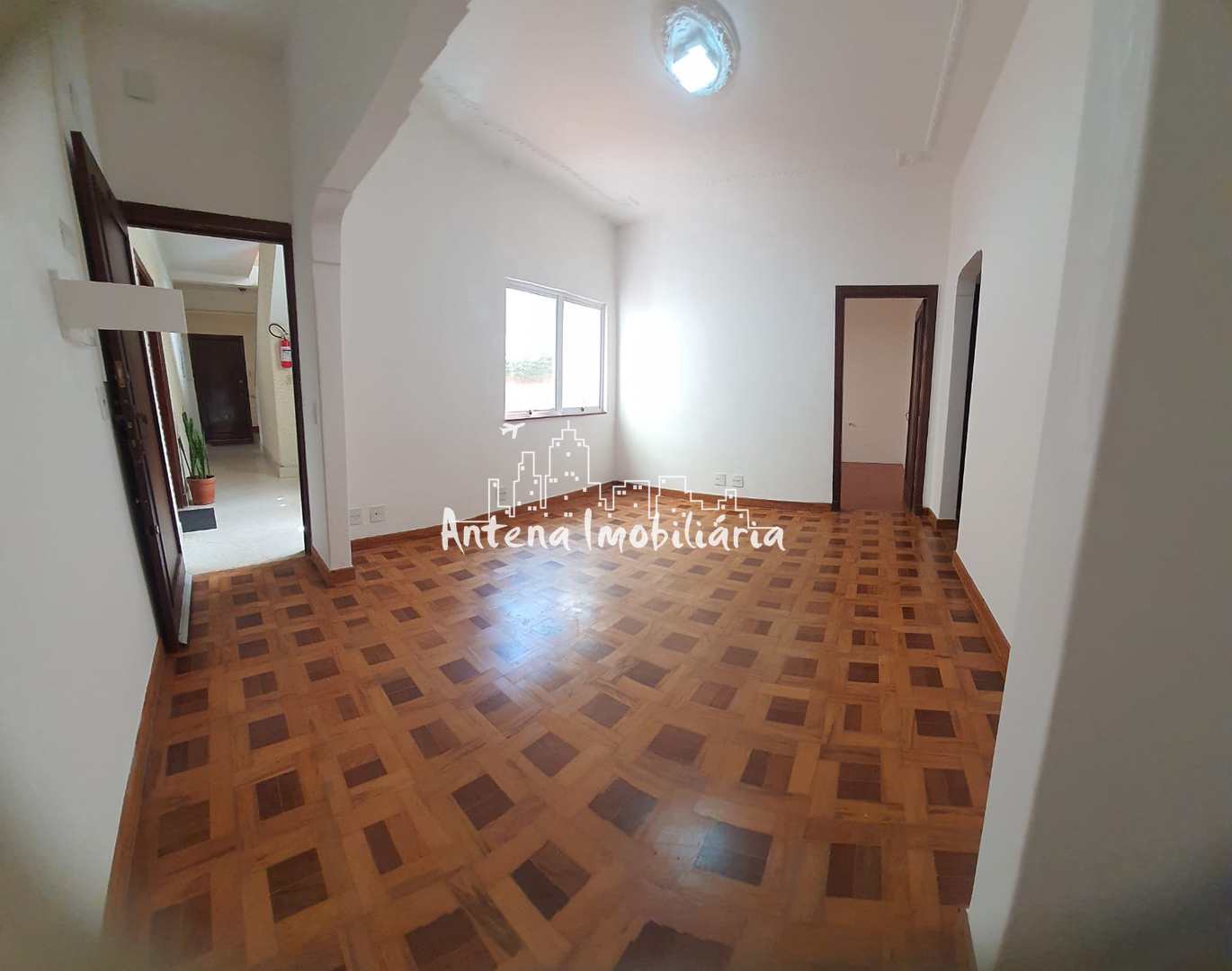 Apartamento à venda com 2 quartos, 72m² - Foto 2