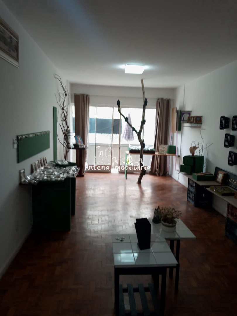 Apartamento à venda com 3 quartos, 134m² - Foto 2