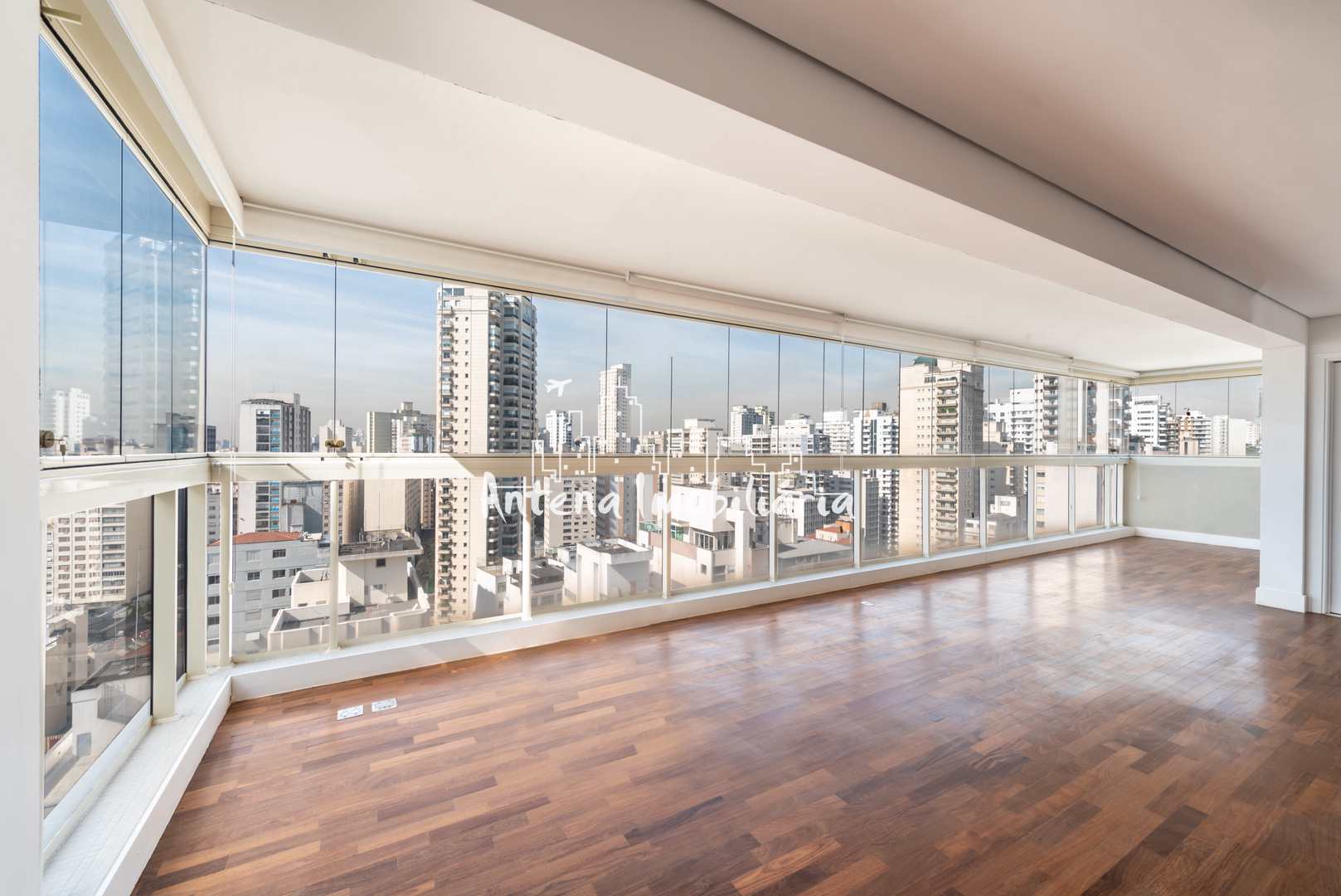 Apartamento à venda com 4 quartos, 225m² - Foto 3