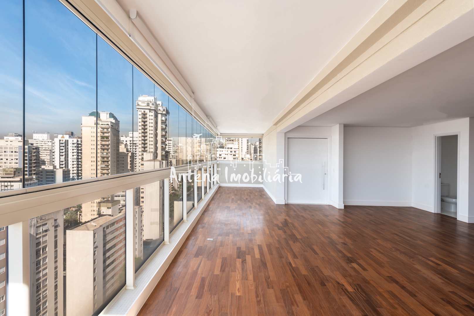 Apartamento à venda com 4 quartos, 225m² - Foto 4