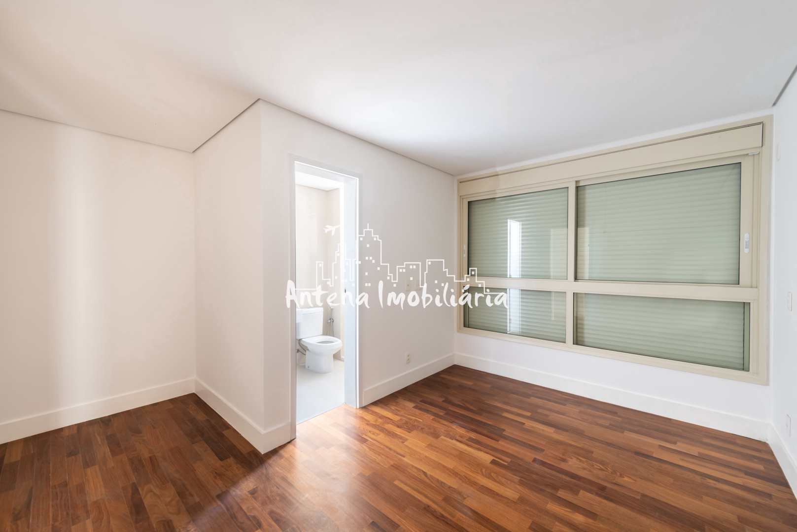 Apartamento à venda com 4 quartos, 225m² - Foto 12