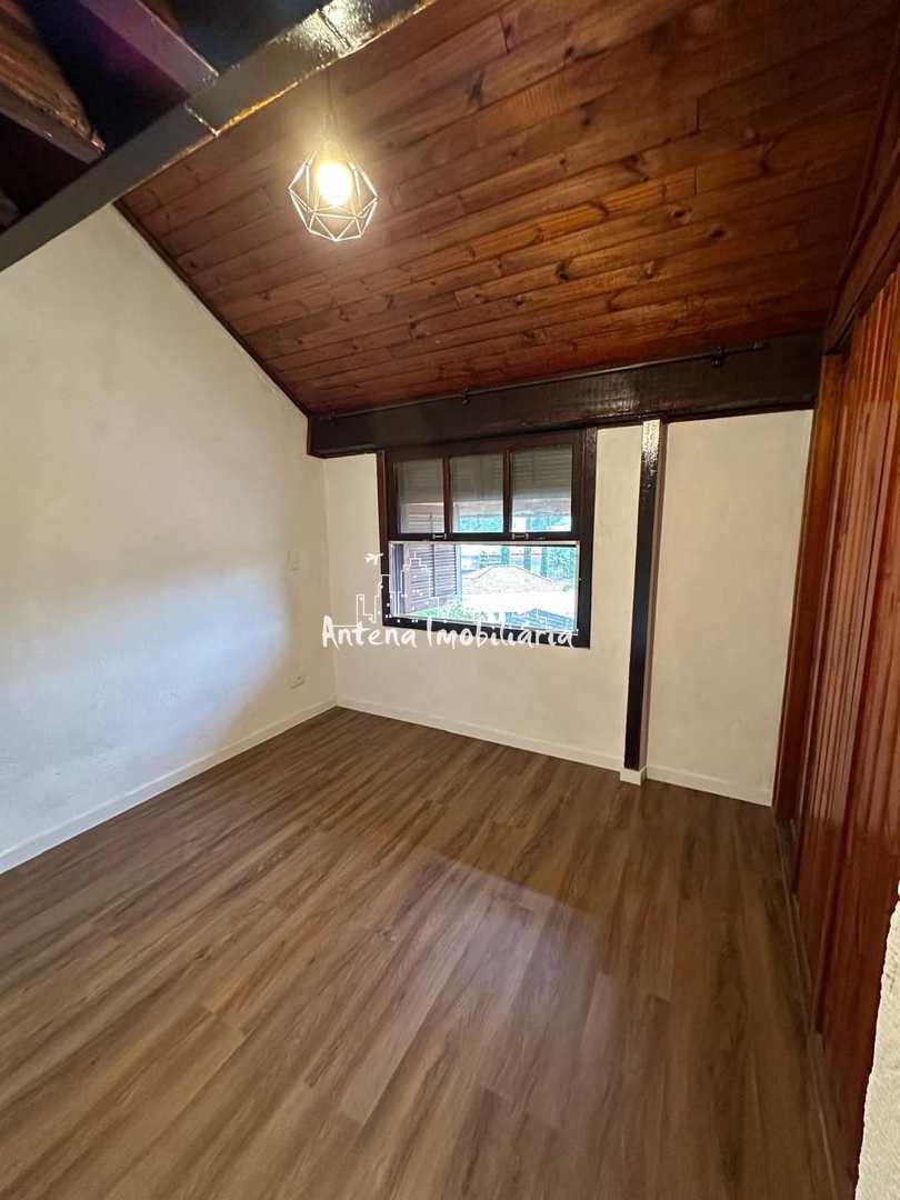 Casa para alugar com 4 quartos, 275m² - Foto 11