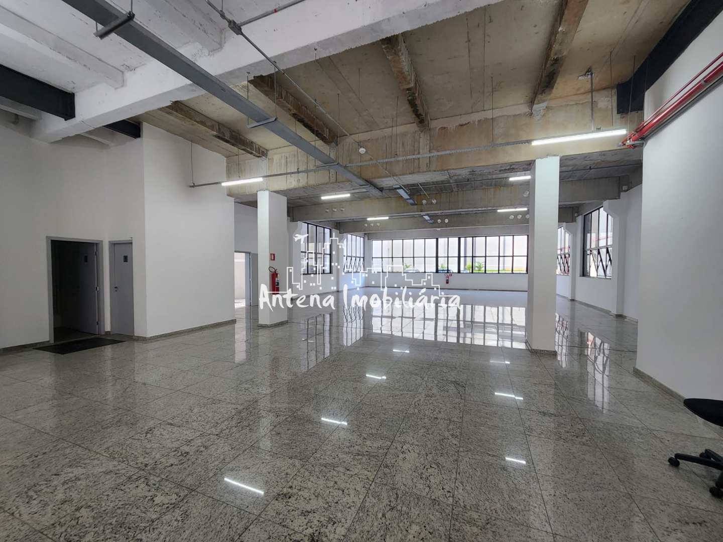 Prédio Inteiro para alugar, 1200m² - Foto 6