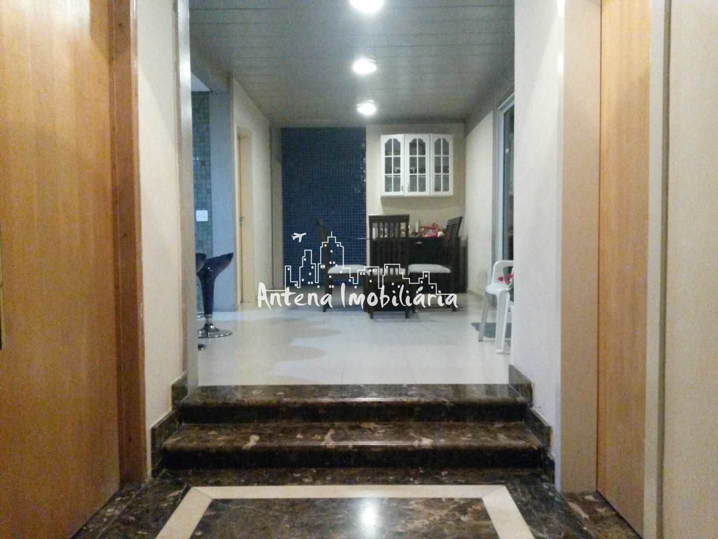 Casa à venda com 3 quartos, 180m² - Foto 2