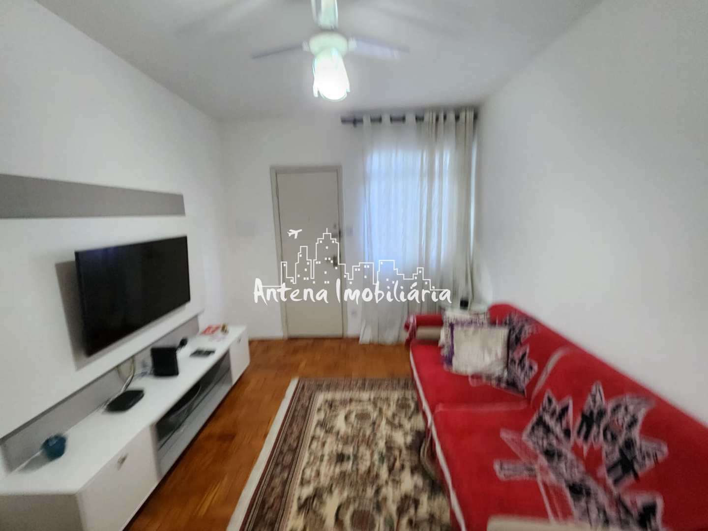 Apartamento à venda com 1 quarto, 45m² - Foto 2