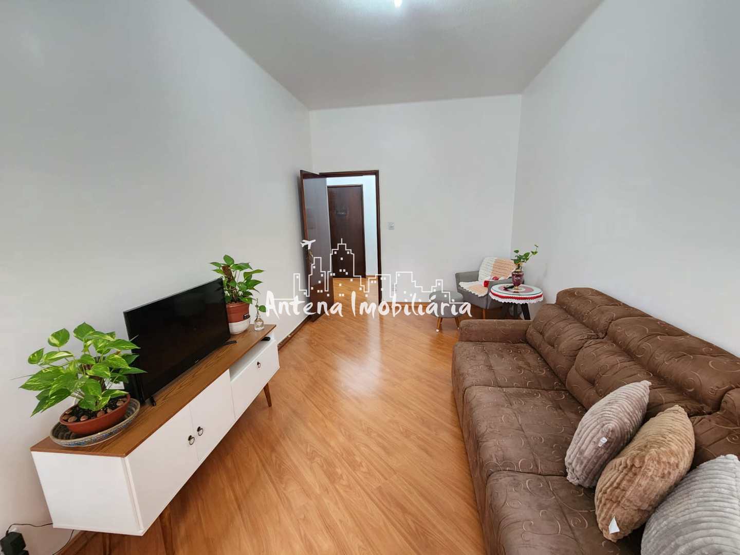 Apartamento à venda com 2 quartos, 74m² - Foto 1