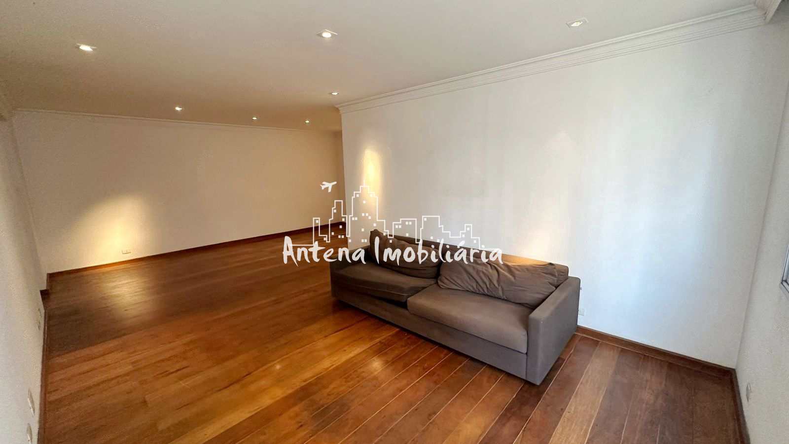 Apartamento à venda com 3 quartos, 149m² - Foto 3