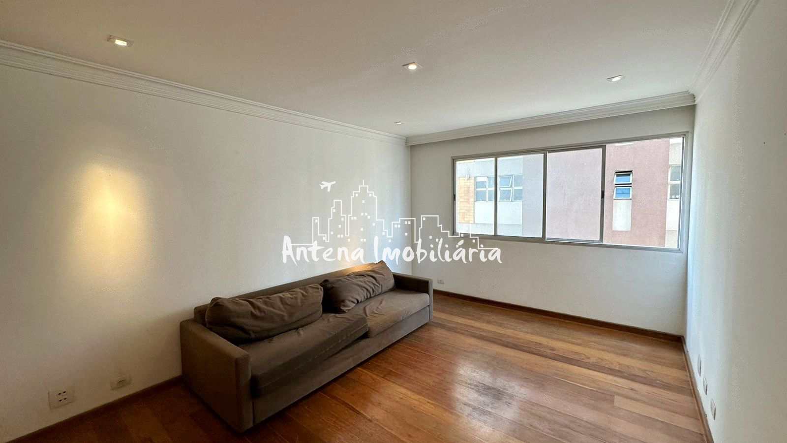 Apartamento à venda com 3 quartos, 149m² - Foto 2