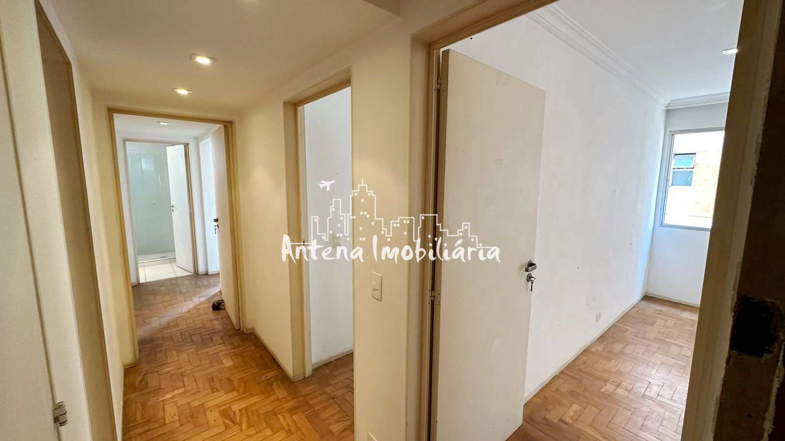 Apartamento à venda com 3 quartos, 149m² - Foto 4