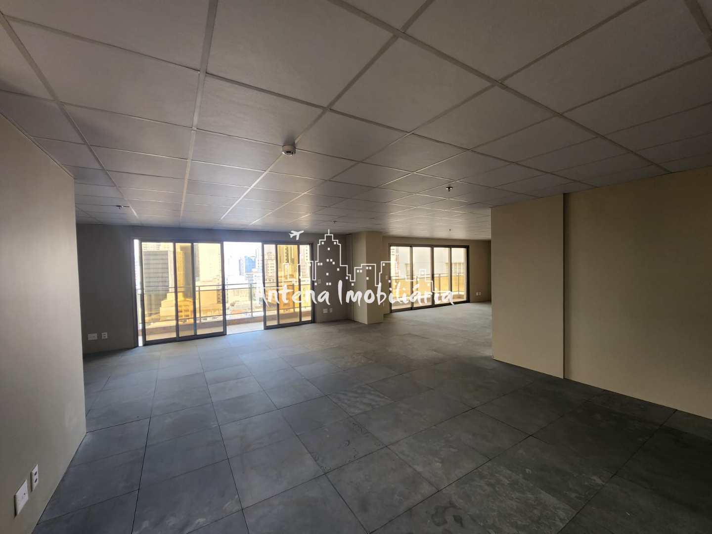 Prédio Inteiro à venda e aluguel, 660m² - Foto 1