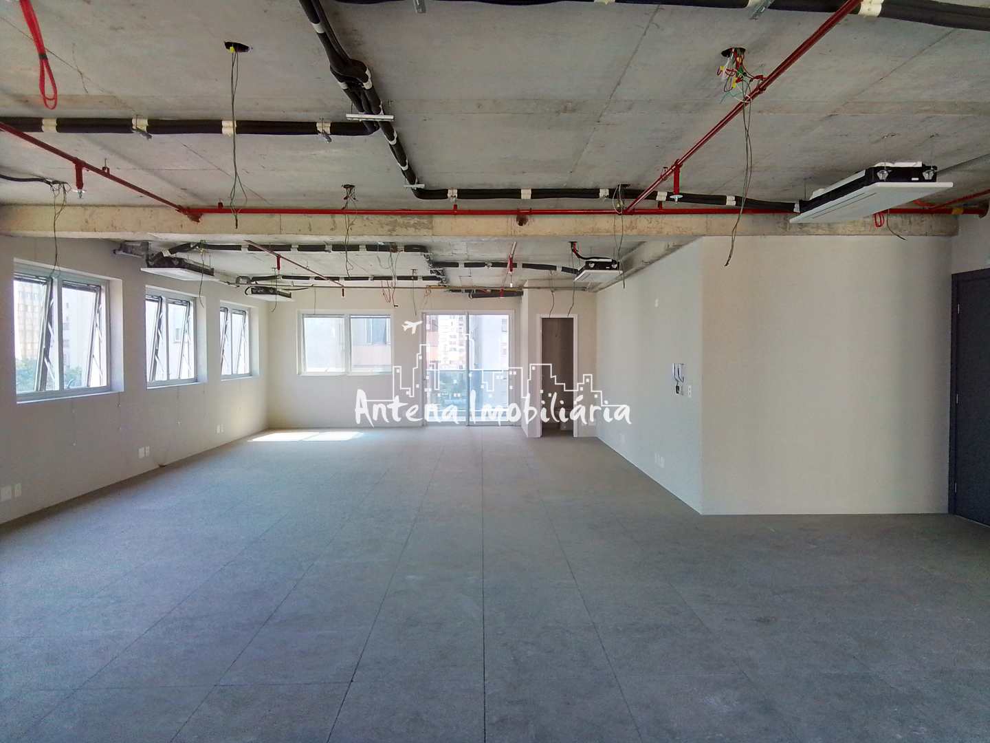 Prédio Inteiro à venda e aluguel, 129m² - Foto 1