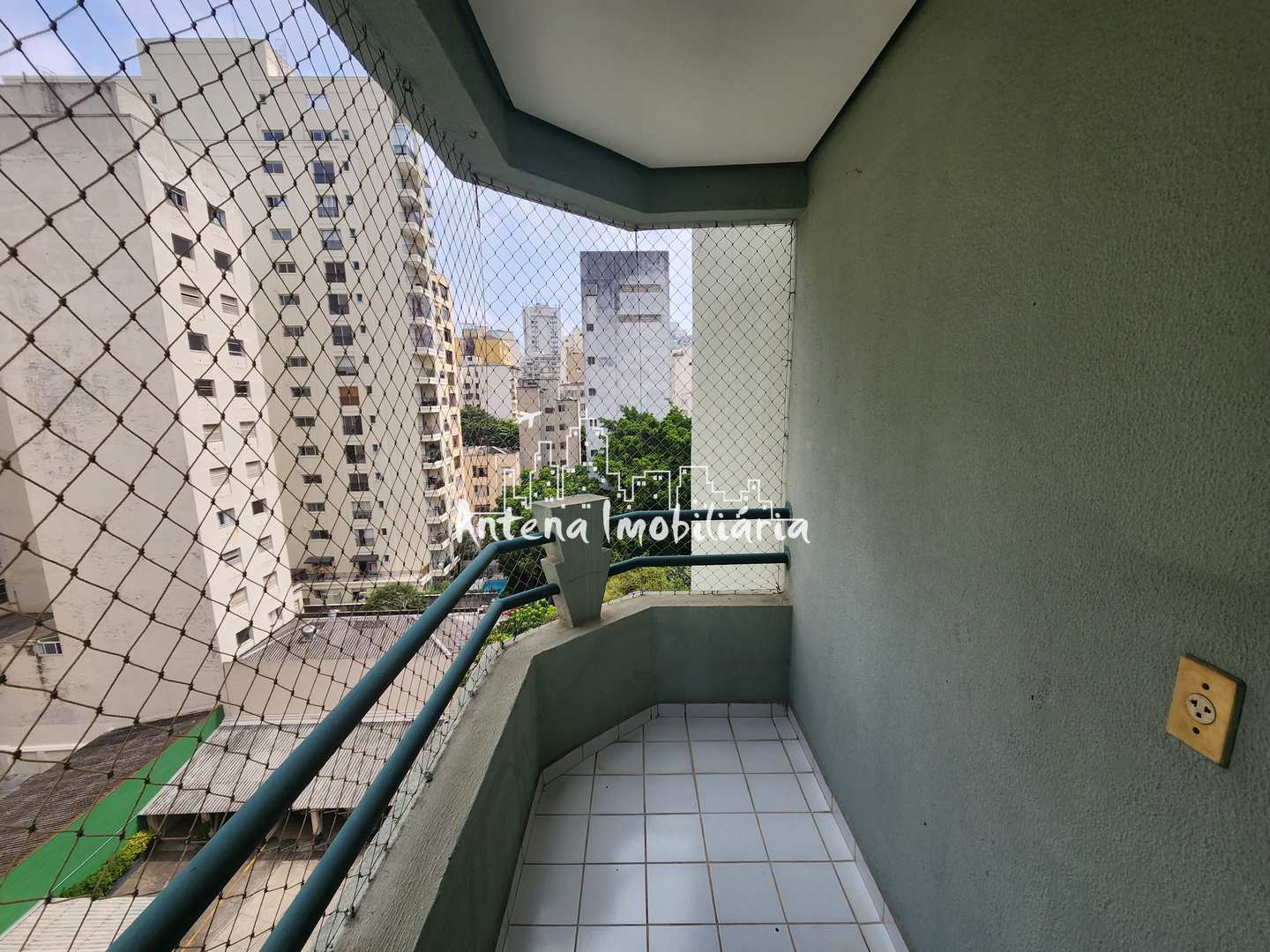 Apartamento à venda com 1 quarto, 33m² - Foto 2