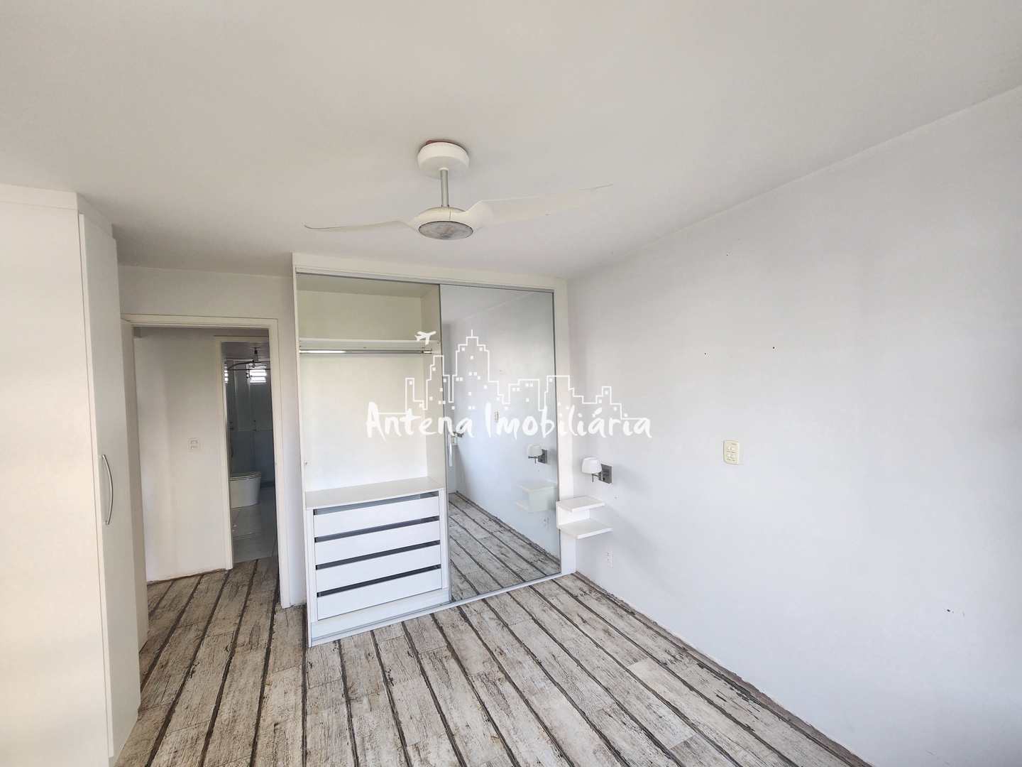 Apartamento à venda com 2 quartos, 65m² - Foto 8