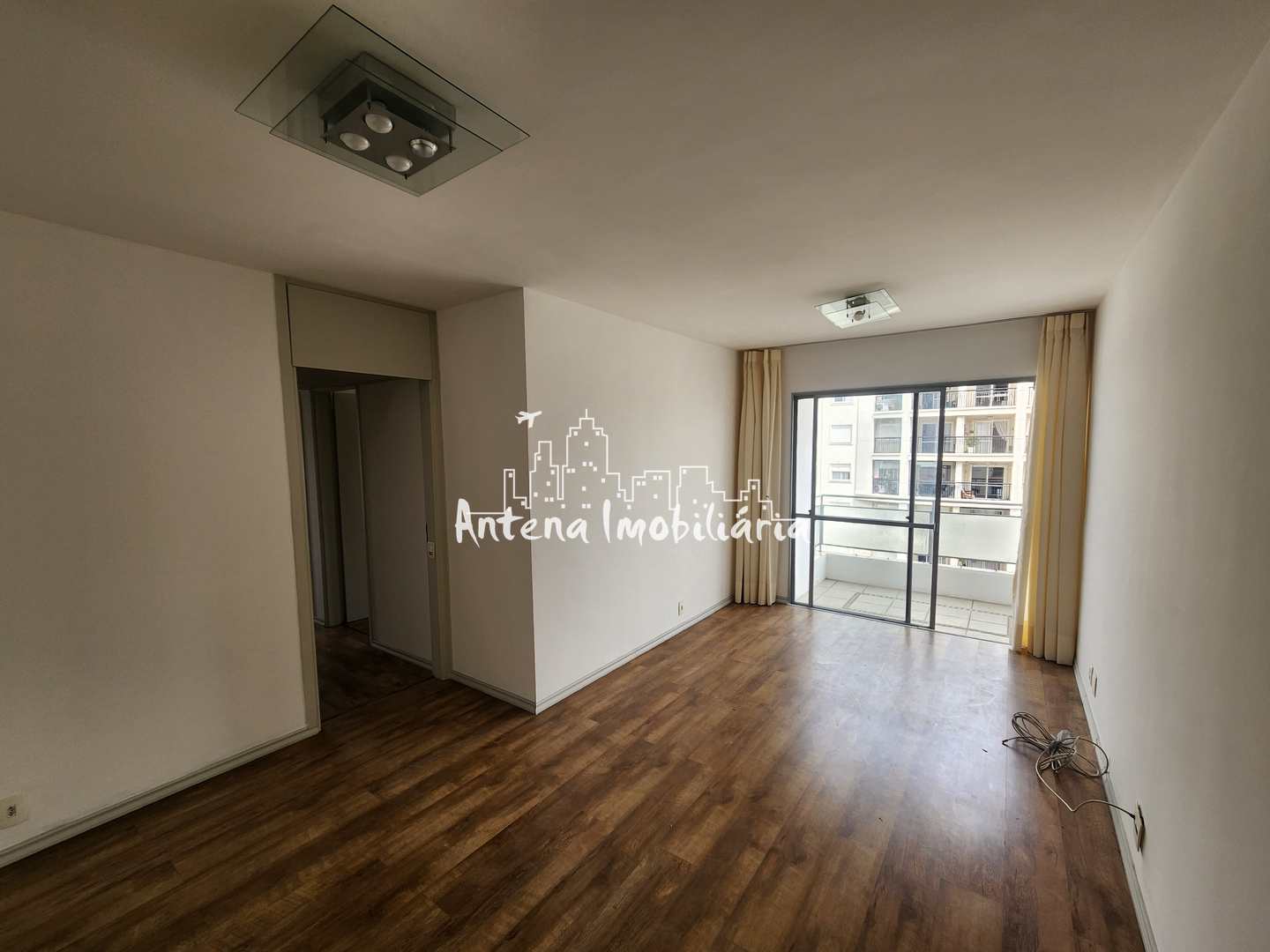 Apartamento à venda com 2 quartos, 71m² - Foto 2