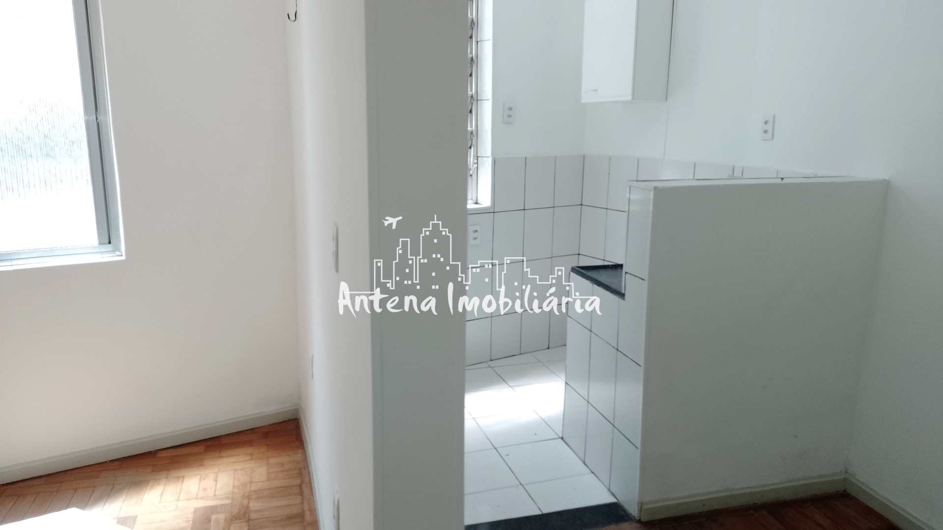 Apartamento à venda com 1 quarto, 42m² - Foto 1