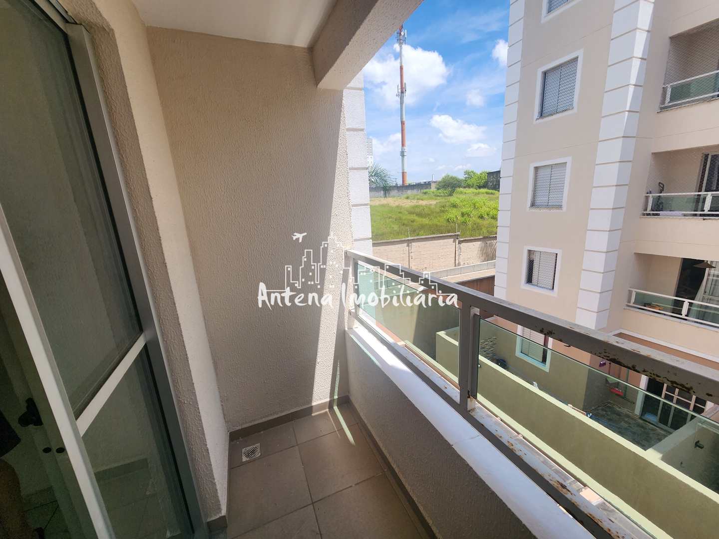 Apartamento à venda com 2 quartos, 45m² - Foto 2