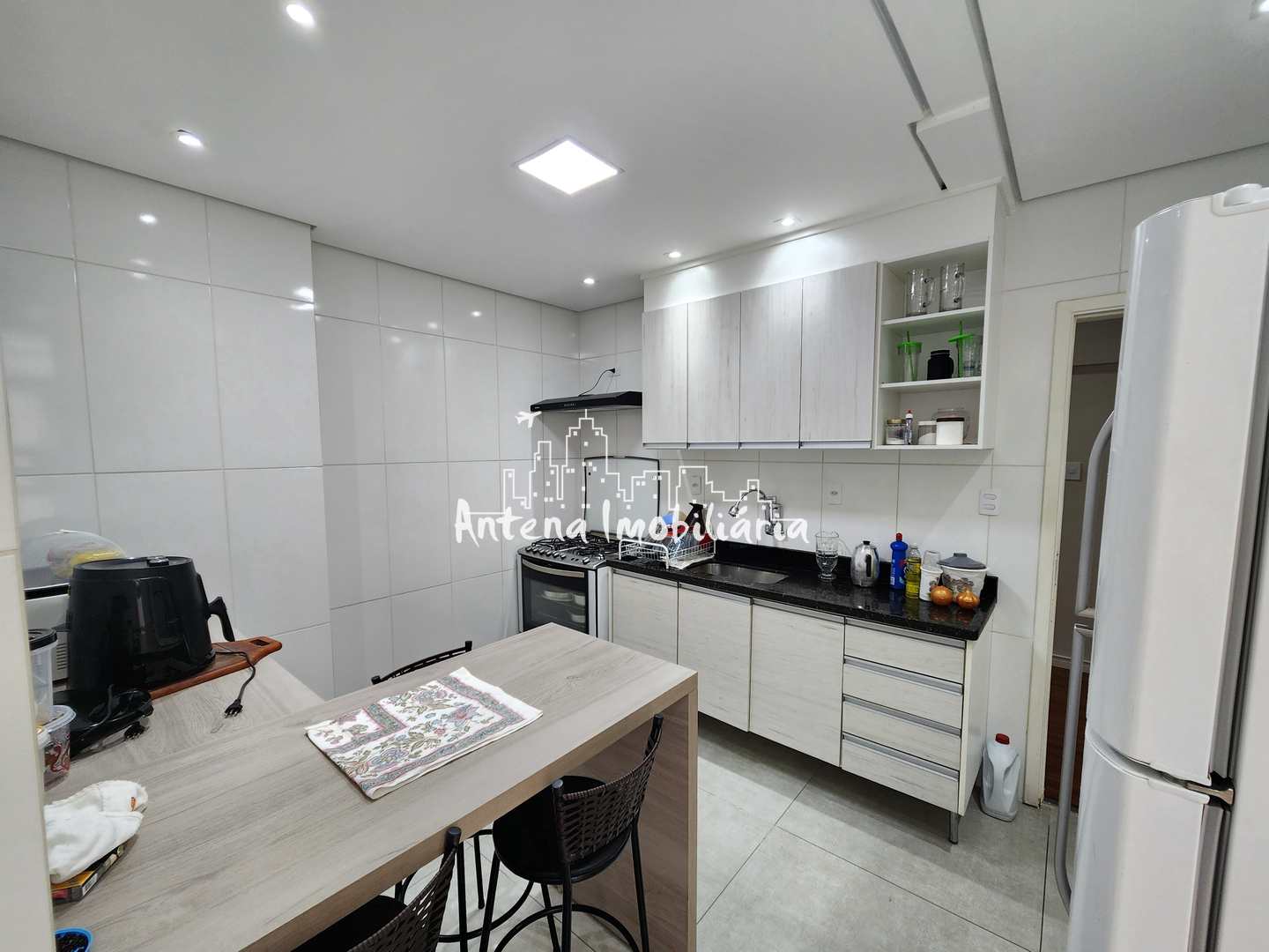 Apartamento à venda com 2 quartos, 76m² - Foto 14