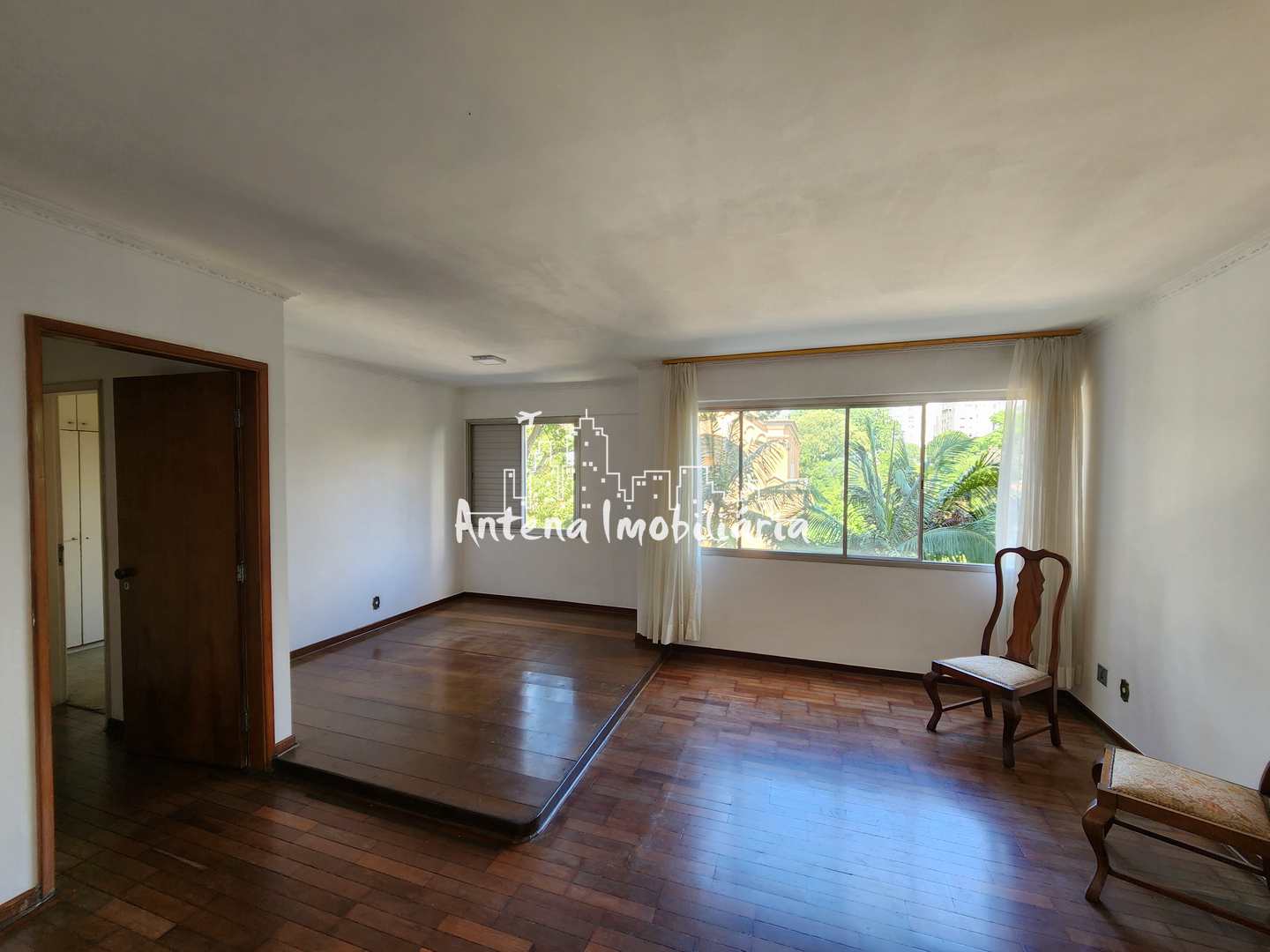 Apartamento à venda com 3 quartos, 81m² - Foto 1