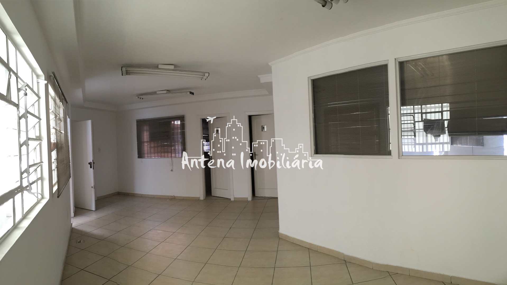 Prédio Inteiro para alugar, 102m² - Foto 2