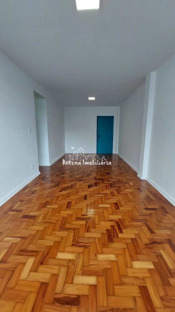 Apartamento à venda com 2 quartos, 78m² - Foto 3