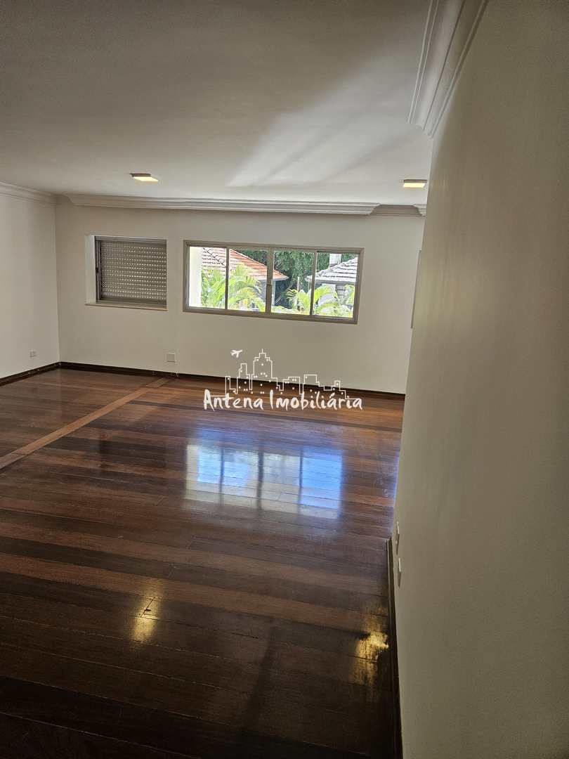 Apartamento para alugar com 3 quartos, 175m² - Foto 2