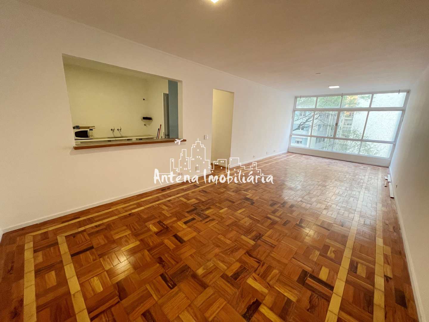 Apartamento à venda com 2 quartos, 121m² - Foto 1