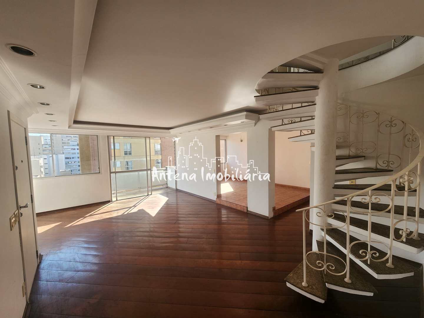 Cobertura à venda com 3 quartos, 212m² - Foto 1