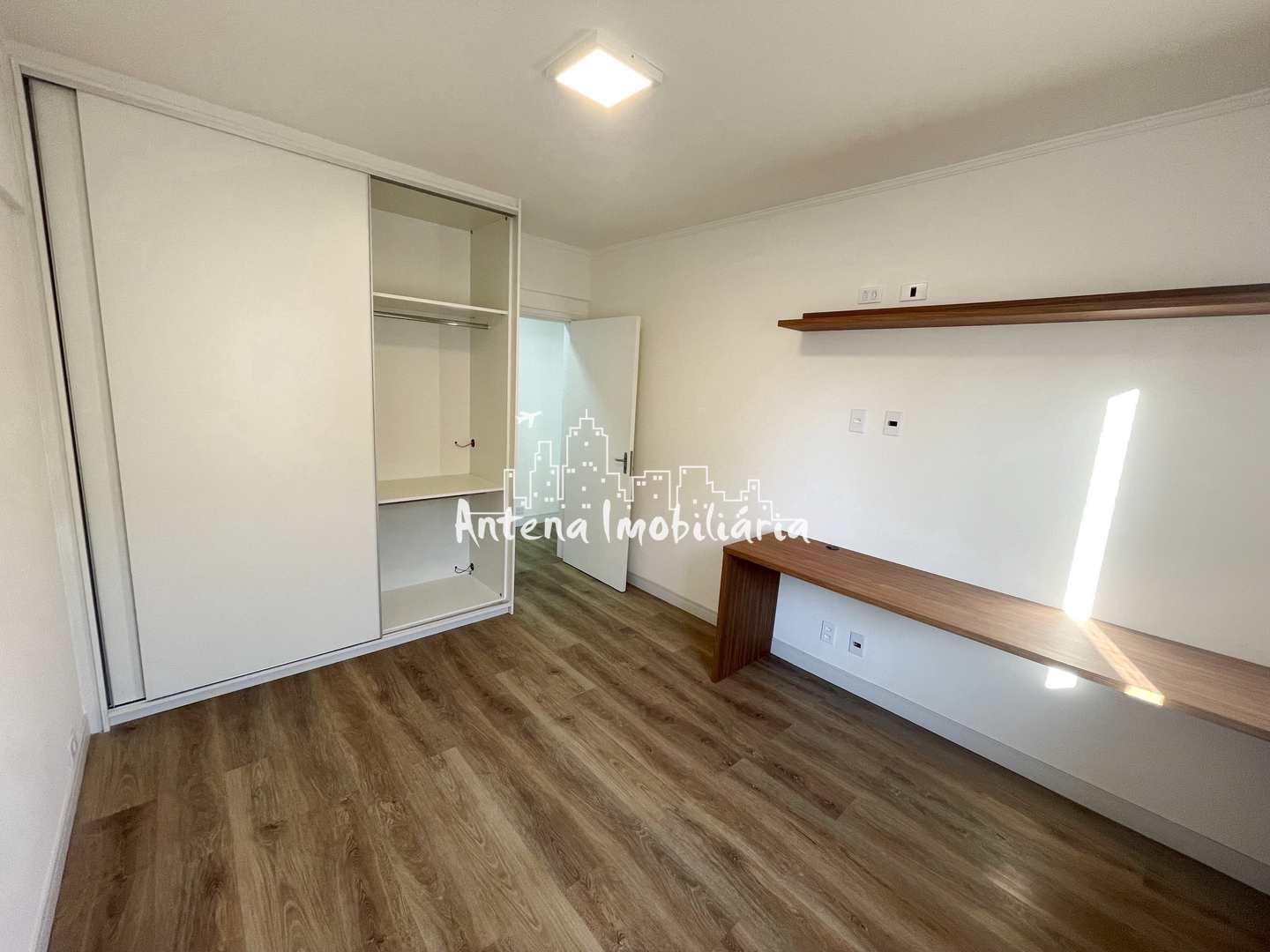 Apartamento à venda com 2 quartos, 100m² - Foto 7