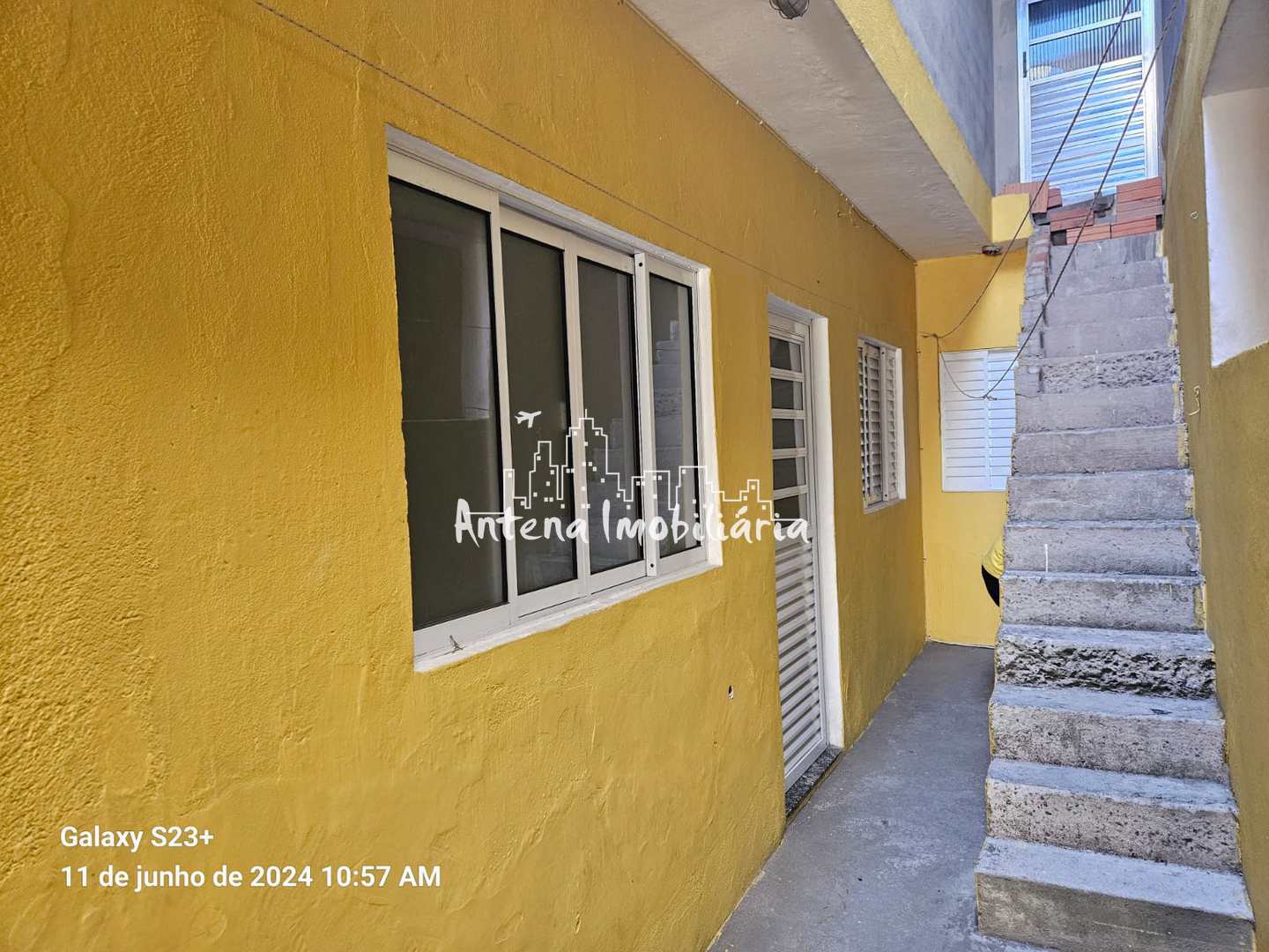 Casa à venda com 3 quartos, 180m² - Foto 1