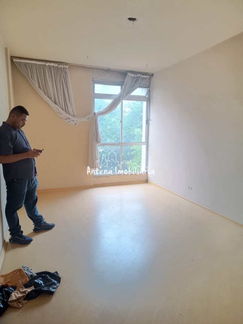 Apartamento à venda com 2 quartos, 76m² - Foto 1