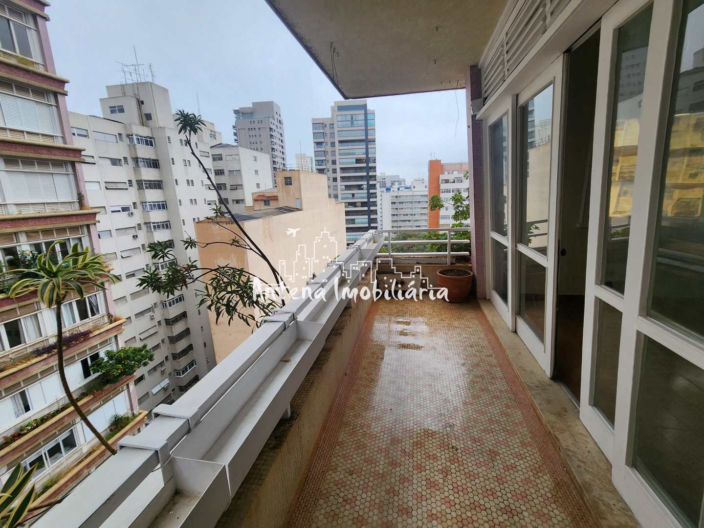 Apartamento para alugar com 2 quartos, 135m² - Foto 5