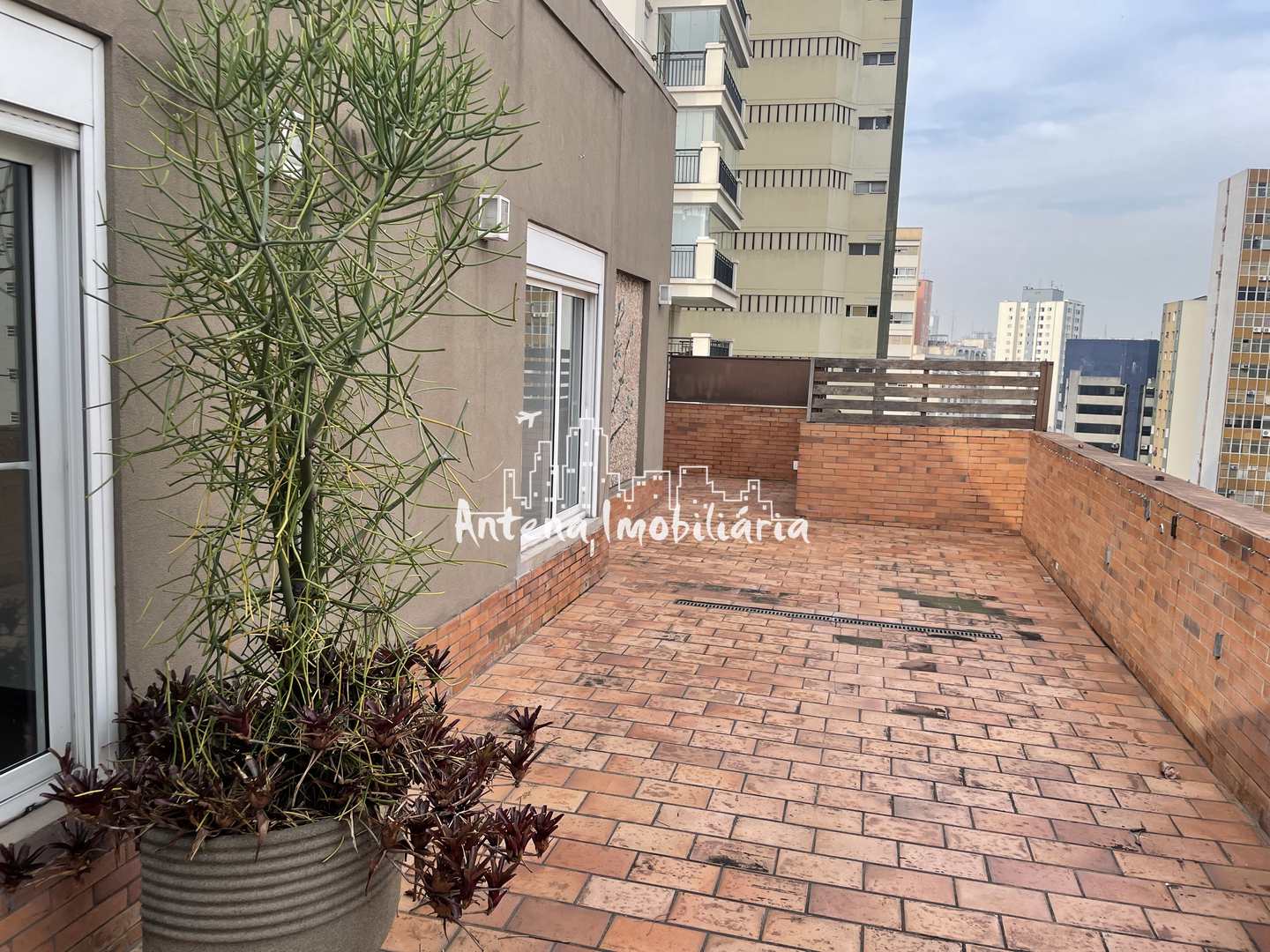 Cobertura à venda e aluguel com 3 quartos, 301m² - Foto 1