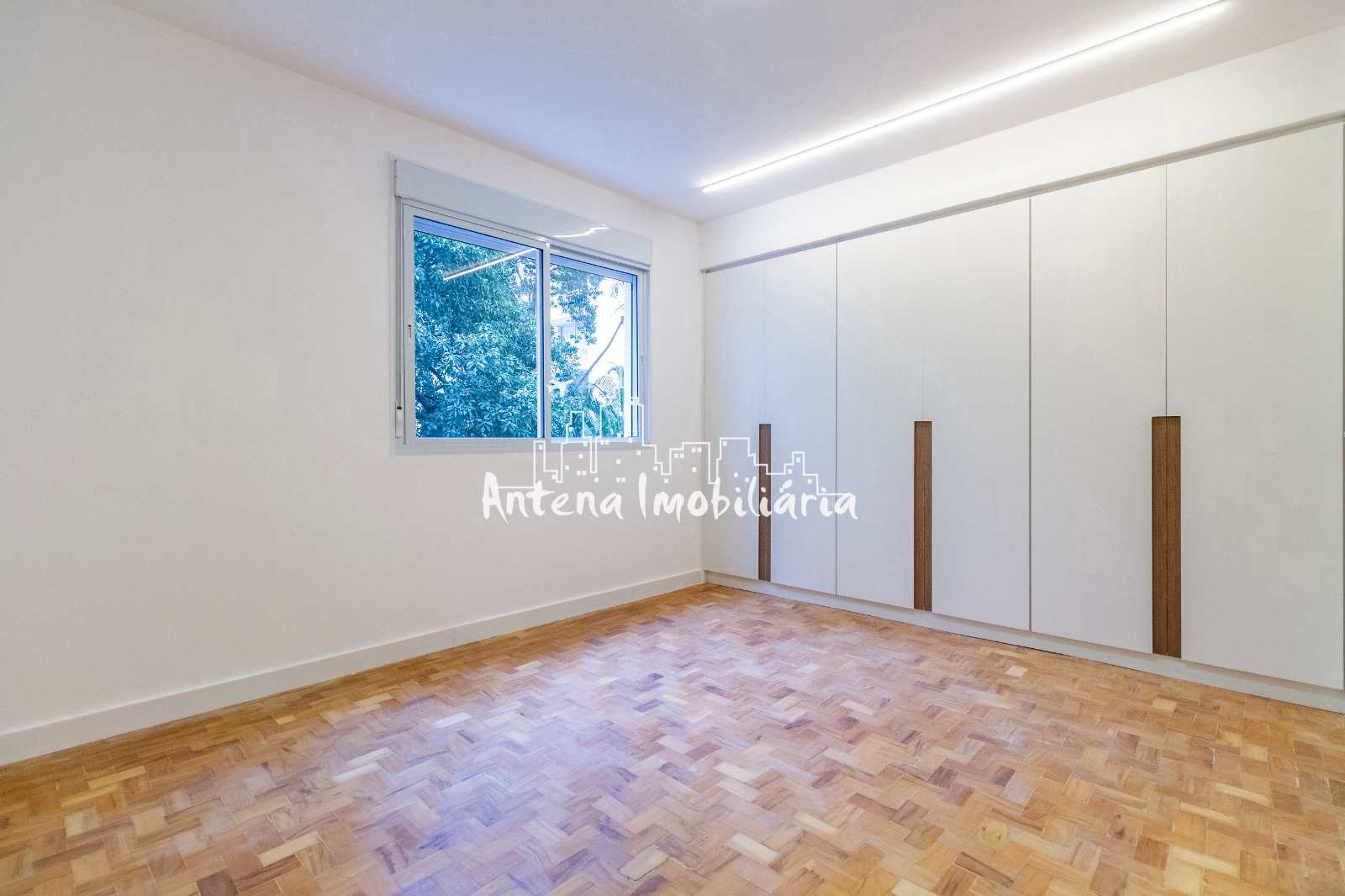 Apartamento à venda com 3 quartos, 143m² - Foto 10